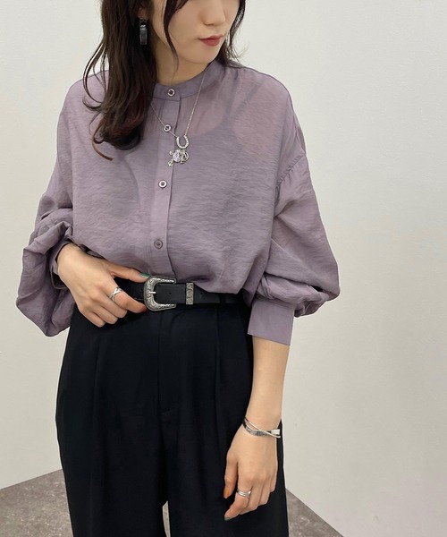 apres jour mignon（アプレジュールミニョン）の「シアー袖ボリュームバンドカラーシャツ【ZOZOTOWN限定アイテム】（シャツ/ブラウス・レディース・オフホワイト/パープル/ライトベージュ/グリーン系その他/アイボリー/ブラック/ダークグリーン/オレンジ/バイオレット・フリー/X-LARGE）」の21枚目の写真