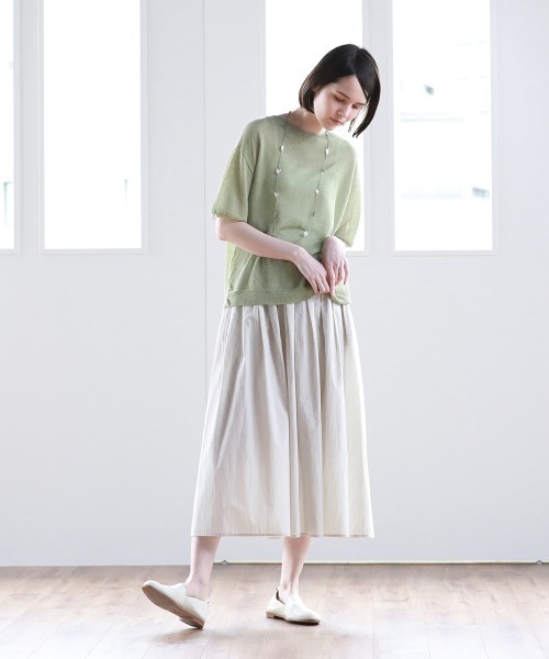 Pao de lo(パオデロ)の「GIMA BOUCLE プルオーバ―(ニット/セーター・レディース・グリーン/ブラック/グレー・9号/7号)」の20枚目の写真