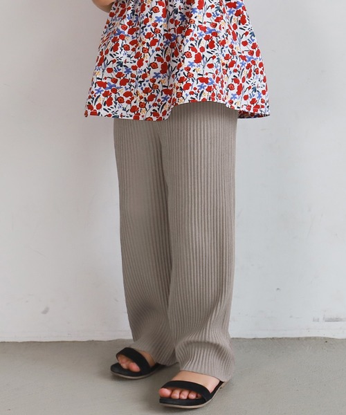 coca(coca)(コカ)の「キッズ カットオフ細リブワイドパンツ(その他パンツ・キッズ・グレー系その他/グリーン/ライトブルー/イエロー/ブラック/マスタード/ピンク系その他/ブラウン/カーキ/グレイッシュベージュ/ブルー/アイボリー/チャコールグレー・100/110/120/130)」の6枚目の写真