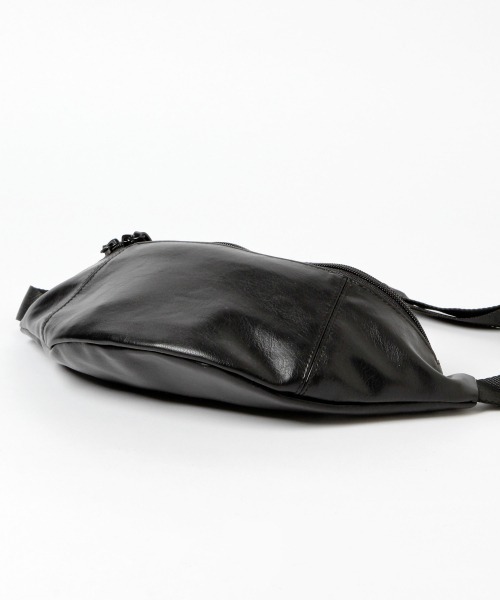 LOWRYS FARM(ローリーズファーム)の「FLウエストバッグ 958539(ボディバッグ/ウエストポーチ・レディース・ブラック/ダークブラウン・FREE)」の17枚目の写真