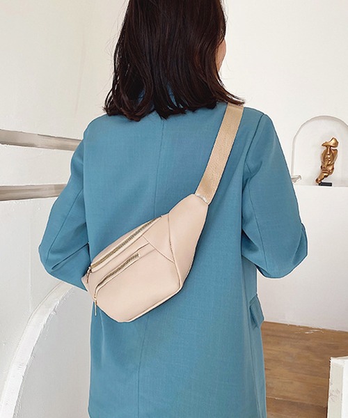 shopnikoniko（ショップニコニコ）の「ボディバッグ 合成皮革 2way（ボディバッグ/ウエストポーチ・レディース・ブラック/ベージュ/ブラウン・フリー）」の12枚目の写真