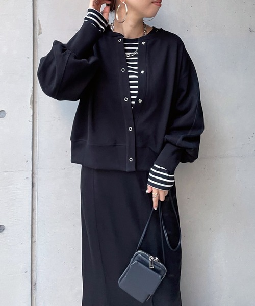 DouDou(ドゥドゥ)の「ステッチ入りボリュームスリーブカーディガン(カーディガン/ボレロ・レディース・アイボリー/ブラック・FREE)」の1枚目の写真