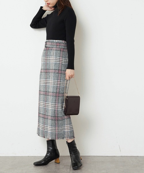 natural couture（ナチュラルクチュール）の「ベルト付き裾フリンジチェックスカート（スカート・レディース・ブラック系/ベージュ系/ブルー系・FREE）」の7枚目の写真