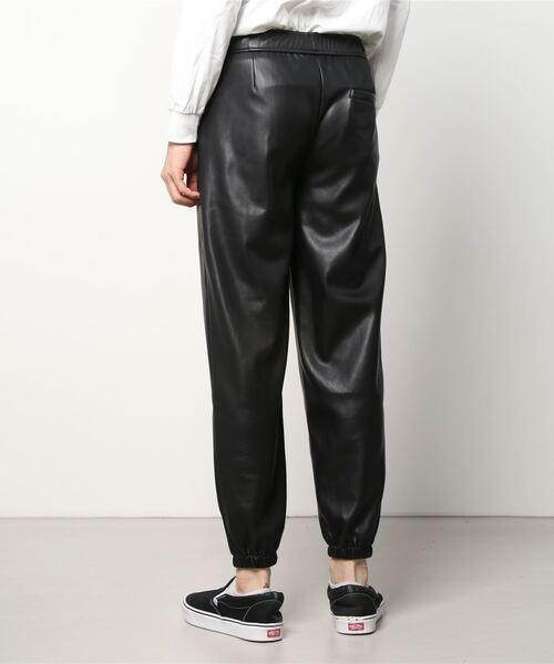 .efiLevol（エフィレボル）の「Eco Leather Easy Pants（その他パンツ・メンズ・ブラック・FREE）」の3枚目の写真