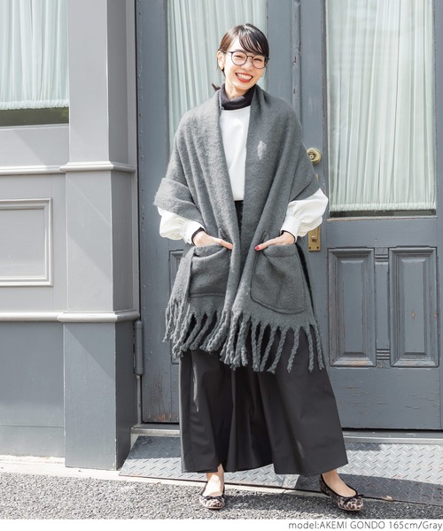 coca(coca)(コカ)の「ポケット付きふわふわショール(マフラー・レディース・アイボリー/グレー・ONE SIZE)」の3枚目の写真