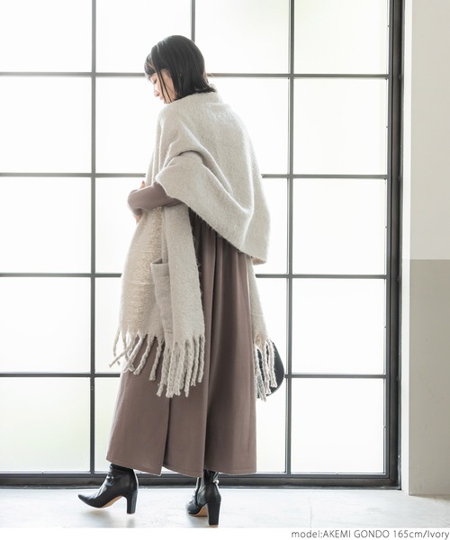 coca(coca)(コカ)の「ポケット付きふわふわショール(マフラー・レディース・アイボリー/グレー・ONE SIZE)」の10枚目の写真
