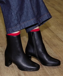 スクエアトゥショートブーツ