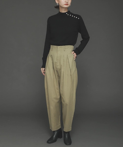 SENSE OF PLACE by URBAN RESEARCH（センスオブプレイスバイアーバンリサーチ）の「ストレッチボタンディテールセーター（ニット/セーター・レディース・ブラック/アイボリー/ライトブルー/ホワイト系その他・ONE）」の3枚目の写真