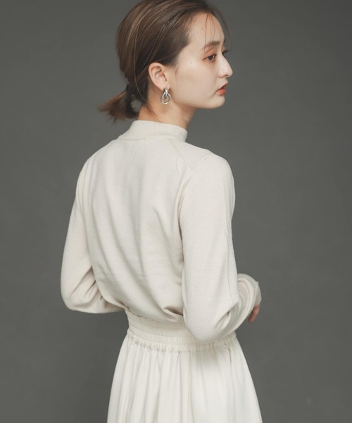 SENSE OF PLACE by URBAN RESEARCH（センスオブプレイスバイアーバンリサーチ）の「ストレッチボタンディテールセーター（ニット/セーター・レディース・ブラック/アイボリー/ライトブルー/ホワイト系その他・ONE）」の9枚目の写真