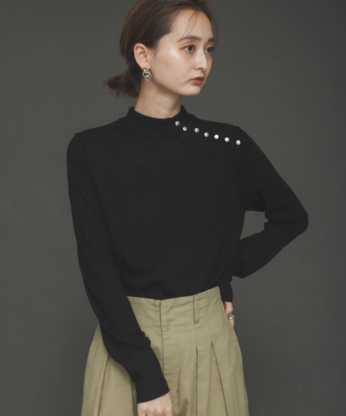 SENSE OF PLACE by URBAN RESEARCH（センスオブプレイスバイアーバンリサーチ）の「ストレッチボタンディテールセーター（ニット/セーター・レディース・ブラック/アイボリー/ライトブルー/ホワイト系その他・ONE）」の12枚目の写真