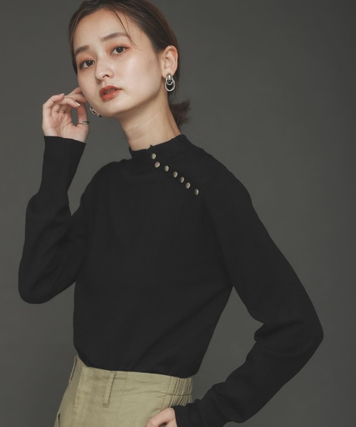 SENSE OF PLACE by URBAN RESEARCH（センスオブプレイスバイアーバンリサーチ）の「ストレッチボタンディテールセーター（ニット/セーター・レディース・ブラック/アイボリー/ライトブルー/ホワイト系その他・ONE）」の14枚目の写真