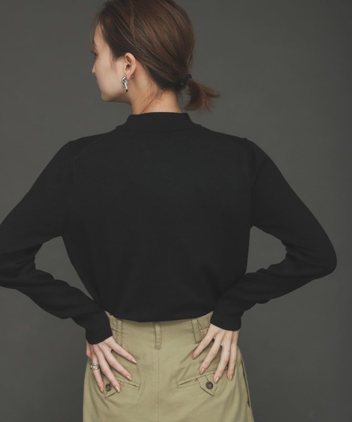 SENSE OF PLACE by URBAN RESEARCH（センスオブプレイスバイアーバンリサーチ）の「ストレッチボタンディテールセーター（ニット/セーター・レディース・ブラック/アイボリー/ライトブルー/ホワイト系その他・ONE）」の15枚目の写真