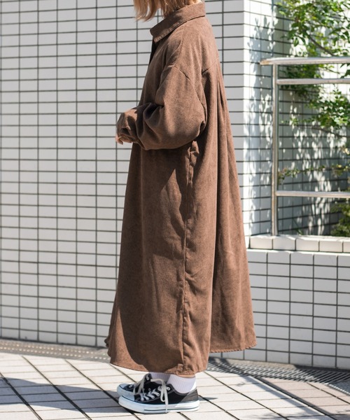 PairPair（ペアペア）の「コーデュロイシャツワンピース（ワンピース・レディース・グレイッシュブルー/ブラウン/アイボリー・FREE）」の4枚目の写真