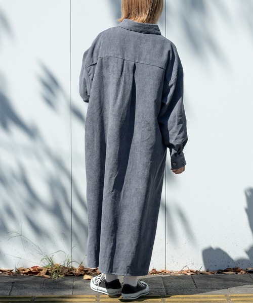 PairPair（ペアペア）の「コーデュロイシャツワンピース（ワンピース・レディース・グレイッシュブルー/ブラウン/アイボリー・FREE）」の13枚目の写真