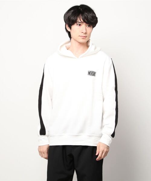 SHISKY（シスキー）の「袖ライン ワンポイント プルオーバー パーカー（パーカー・メンズ・オフホワイト/ベージュ/ブラック・XL/M/L）」の13枚目の写真