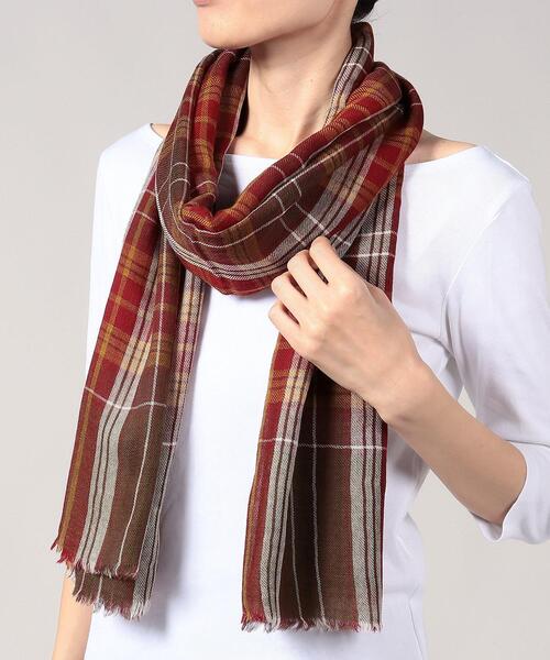 agnes b.（アニエスベー）の「【ユニセックス】ECHARPE オータムカラーチェックウールストール（ストール/ショール・レディース・マルチ・UNI）」の2枚目の写真