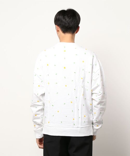 niche.（ニッチ）の「【niche./ニッチ】Flower EMB C/N Sweat/フラワー刺繍クルーネックスウェット（スウェット・メンズ・ホワイト・MEDIUM/LARGE）」の3枚目の写真