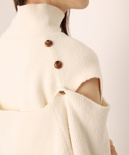 one after another NICE CLAUP(ワンアフターアナザーナイスクラップ)の「ボタンの位置で印象が変わる!肩ボタンハイネックニット(ニット/セーター・レディース・アイボリー/ブラック/グレー/ピンク・FREE)」の17枚目の写真