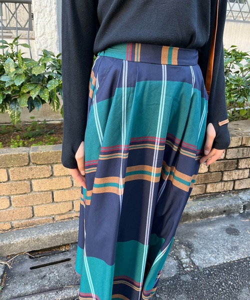 Jewelobe（ジュエローブ）の「ビッグチェックタックフレアスカート（スカート・レディース・ベージュ/イエロー/ネイビー・M/S）」の8枚目の写真