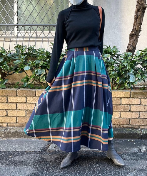 Jewelobe（ジュエローブ）の「ビッグチェックタックフレアスカート（スカート・レディース・ベージュ/イエロー/ネイビー・M/S）」の11枚目の写真