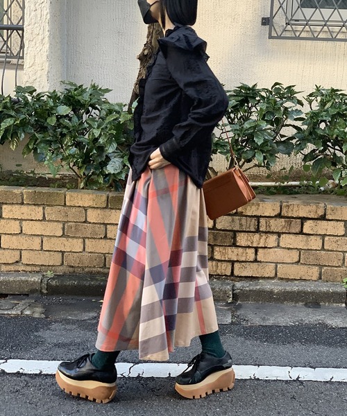 Jewelobe（ジュエローブ）の「ビッグチェックタックフレアスカート（スカート・レディース・ベージュ/イエロー/ネイビー・M/S）」の15枚目の写真