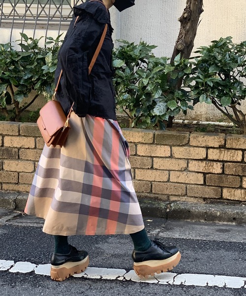 Jewelobe（ジュエローブ）の「ビッグチェックタックフレアスカート（スカート・レディース・ベージュ/イエロー/ネイビー・M/S）」の17枚目の写真