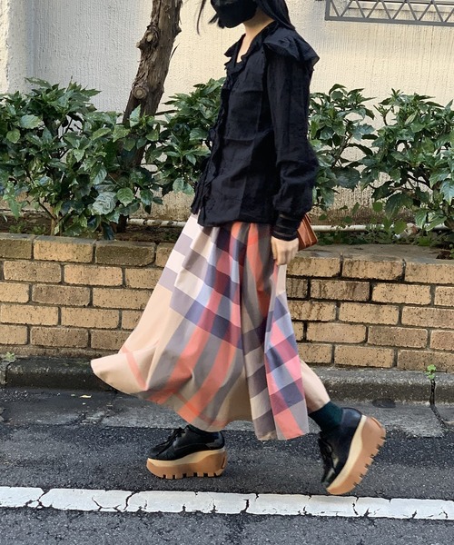 Jewelobe（ジュエローブ）の「ビッグチェックタックフレアスカート（スカート・レディース・ベージュ/イエロー/ネイビー・M/S）」の19枚目の写真