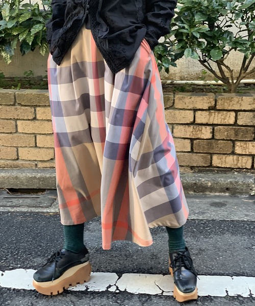 Jewelobe（ジュエローブ）の「ビッグチェックタックフレアスカート（スカート・レディース・ベージュ/イエロー/ネイビー・M/S）」の21枚目の写真