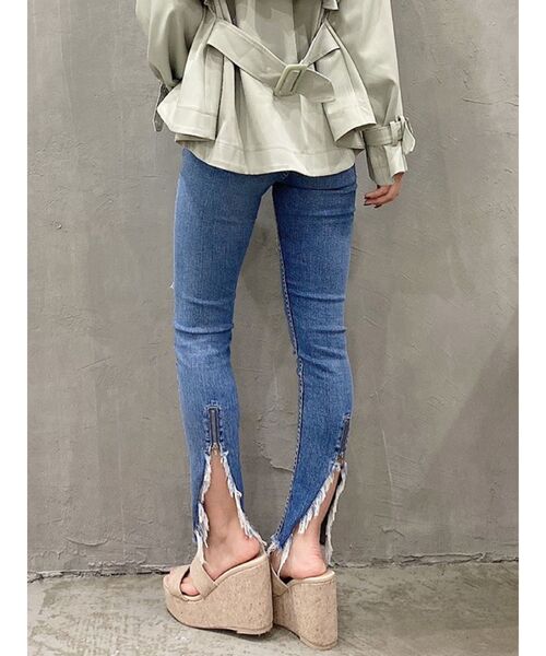 GYDA（ジェイダ）の「M/W HEM BACK ZIPスキニーデニムパンツ（デニムパンツ・レディース・ライトブルー/ブルー・SMALL/MEDIUM/X-SMALL）」の8枚目の写真