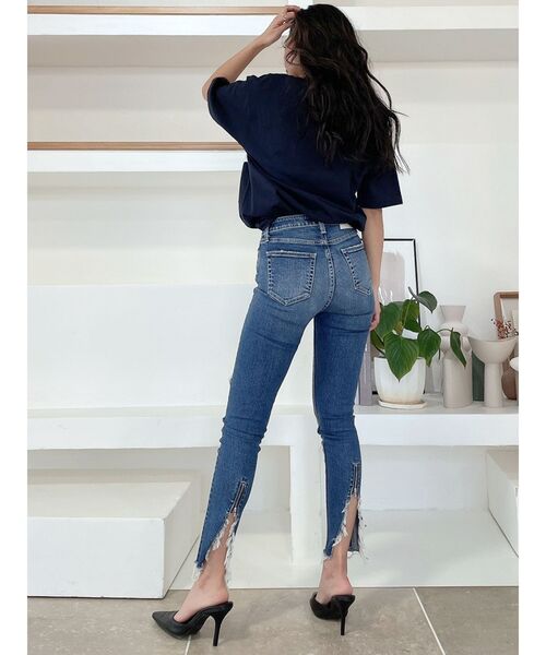 GYDA（ジェイダ）の「M/W HEM BACK ZIPスキニーデニムパンツ（デニムパンツ・レディース・ライトブルー/ブルー・SMALL/MEDIUM/X-SMALL）」の15枚目の写真
