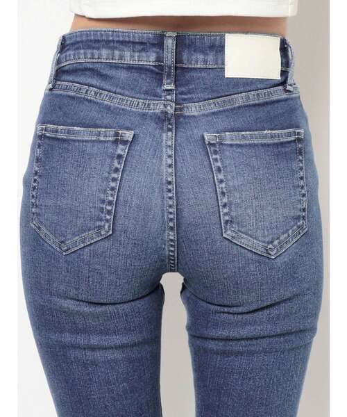 GYDA（ジェイダ）の「M/W HEM BACK ZIPスキニーデニムパンツ（デニムパンツ・レディース・ライトブルー/ブルー・SMALL/MEDIUM/X-SMALL）」の21枚目の写真