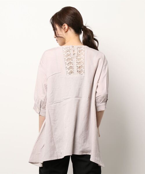 Wordtrobe（ワードトローブ）の「【wordtrobe】レーヨンフレックス バックレース Aライン チュニック（シャツ/ブラウス・レディース・ブラック/グリーン/ライトグレー/オフホワイト・FREE）」の7枚目の写真