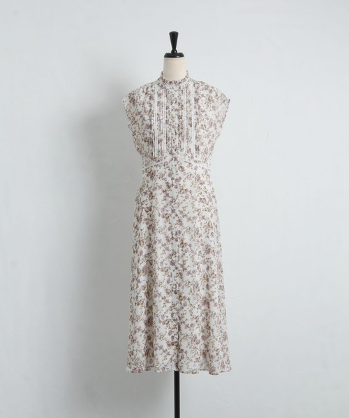 tocco closet(トッコ クローゼット)の「パール釦ハシゴレース切替ピンタックフラワープリントワンピース(ワンピース・レディース・ブラック/オフホワイト・M)」の20枚目の写真