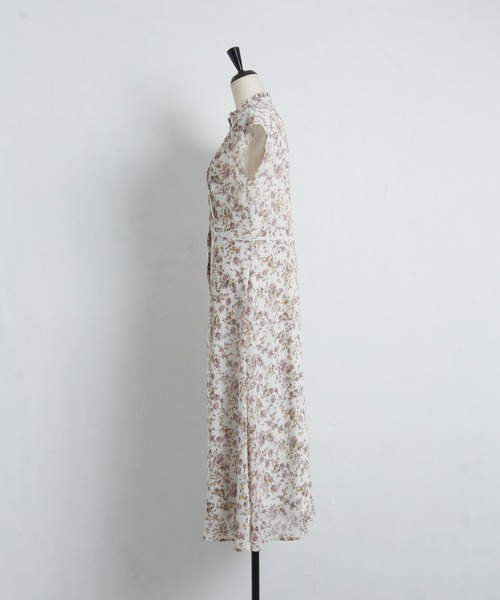 tocco closet(トッコ クローゼット)の「パール釦ハシゴレース切替ピンタックフラワープリントワンピース(ワンピース・レディース・ブラック/オフホワイト・M)」の15枚目の写真