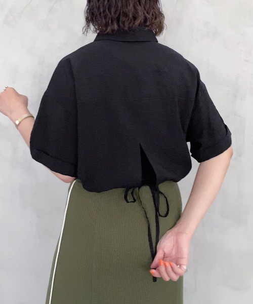PAGEBOY（ページボーイ）の「ショートドロストシャツ（シャツ/ブラウス・レディース・ブラック/オフホワイト/チョコ・FREE）」の4枚目の写真