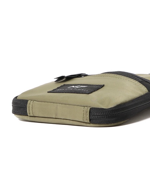 ESTNATION(エストネーション)の「New Life Project / "ダントツ撥水" パスポートケース《ESTNATION EXCLUSIVE》(ショルダーバッグ・メンズ・ブラック/オリーブ・FREE)」の5枚目の写真