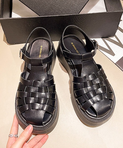 Doula Doula(ドゥーラドゥーラ)の「グルカプラットフォームサンダル(サンダル・レディース・ブラック/オフホワイト・S/M/L)」の4枚目の写真