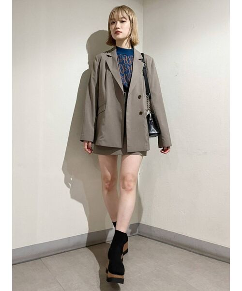 MURUA（ムルーア）の「カーブウエストミニスカート【セットアップ着用可】（スカート・レディース・グリーン/グレー/ブラウン・1/2）」の9枚目の写真