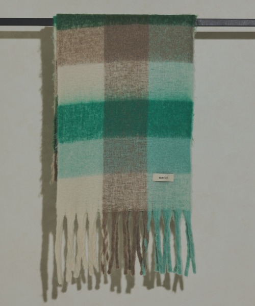 MERLOT（メルロー）の「チェックボリュームマフラー（マフラー・レディース・ピンク/オレンジ/グリーン/マルチ/ライトグリーン/ブルー・FREE）」の3枚目の写真