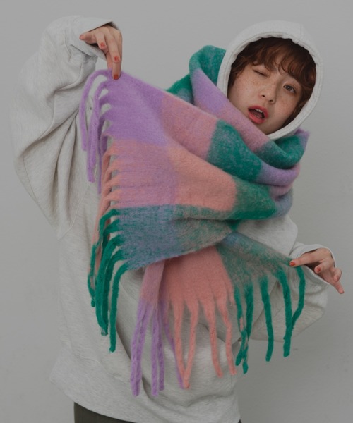 MERLOT（メルロー）の「チェックボリュームマフラー（マフラー・レディース・ピンク/オレンジ/グリーン/マルチ/ライトグリーン/ブルー・FREE）」の20枚目の写真