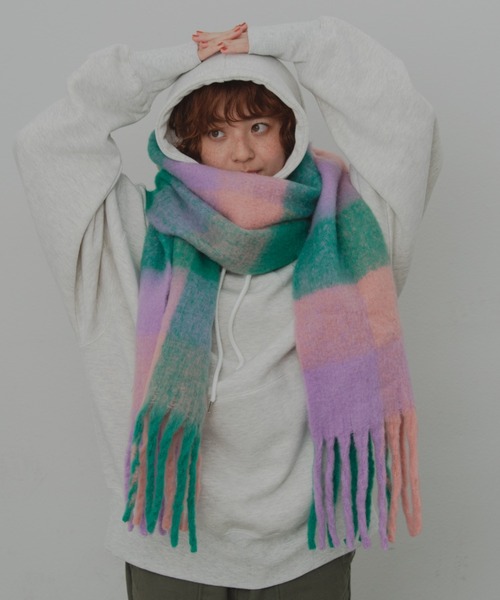 MERLOT（メルロー）の「チェックボリュームマフラー（マフラー・レディース・ピンク/オレンジ/グリーン/マルチ/ライトグリーン/ブルー・FREE）」の19枚目の写真