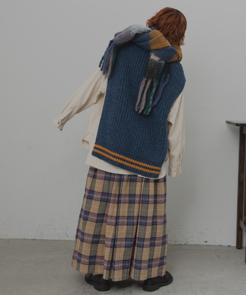 MERLOT（メルロー）の「チェックボリュームマフラー（マフラー・レディース・ピンク/オレンジ/グリーン/マルチ/ライトグリーン/ブルー・FREE）」の12枚目の写真