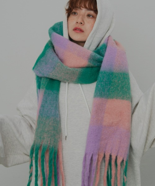 MERLOT（メルロー）の「チェックボリュームマフラー（マフラー・レディース・ピンク/オレンジ/グリーン/マルチ/ライトグリーン/ブルー・FREE）」の16枚目の写真