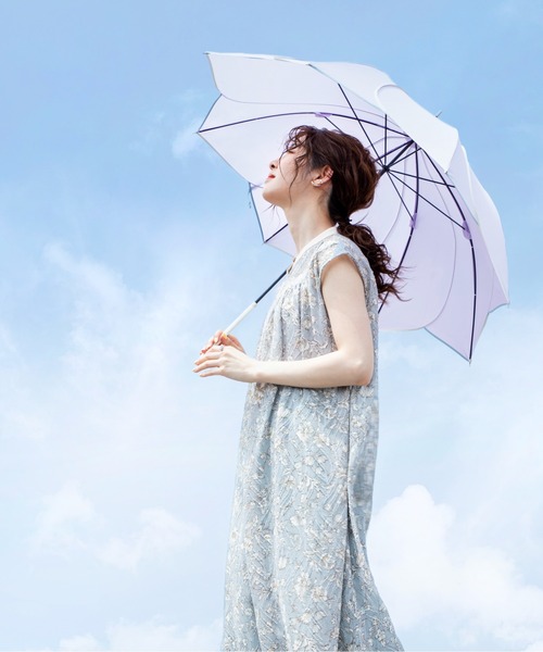 MILLION CARATS(ミリオンカラッツ)の「繊細な花柄と立体的な生地とのコンビネーションが新鮮な表情を与えるフラワードビーギャザーワンピース(ワンピース・レディース・オフホワイト/サックスブルー・FREE)」の5枚目の写真