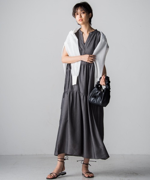 socolla（ソコラ）の「【socolla】デニムライクティアードワンピース（ワンピース・レディース・ブラック/ネイビー/ブルー・M）」の2枚目の写真