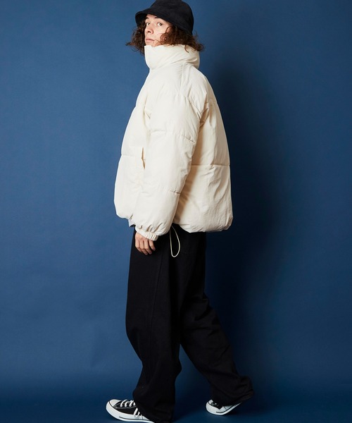 unrelaxing（アンリラクシング）の「ボリュームハイネック撥水ナイロンエコダウンジャケット（ダウンジャケット/コート・メンズ・アイボリー/ブラック/グレー/ライトカーキ/その他/スミクロ/ブルー系/ベージュ・FREE）」の19枚目の写真