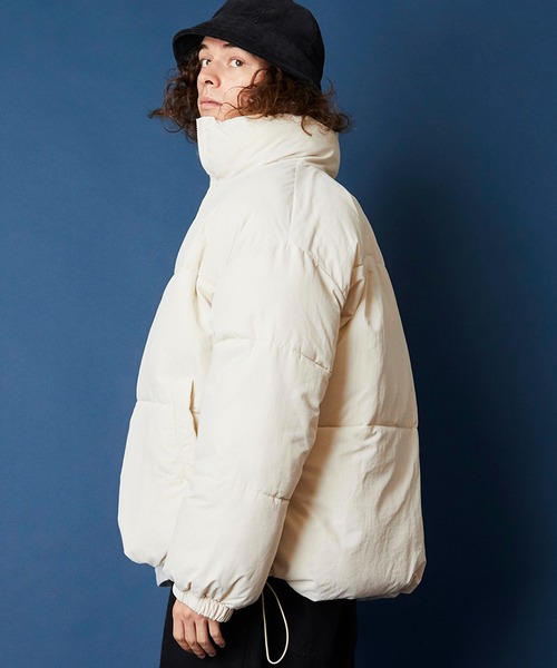 unrelaxing（アンリラクシング）の「ボリュームハイネック撥水ナイロンエコダウンジャケット（ダウンジャケット/コート・メンズ・アイボリー/ブラック/グレー/ライトカーキ/その他/スミクロ/ブルー系/ベージュ・FREE）」の12枚目の写真