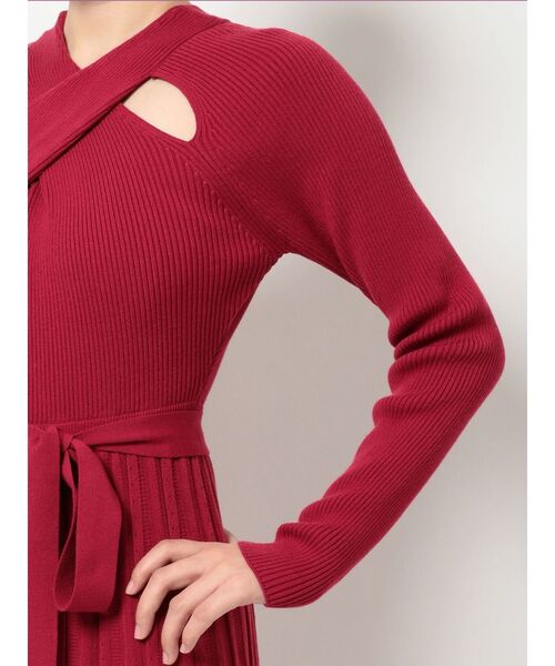 MERCURYDUO（マーキュリーデュオ）の「2WAYスリットフレアニットワンピース（ワンピース・レディース・ブラック/ベージュ/レッド・SMALL/MEDIUM）」の19枚目の写真