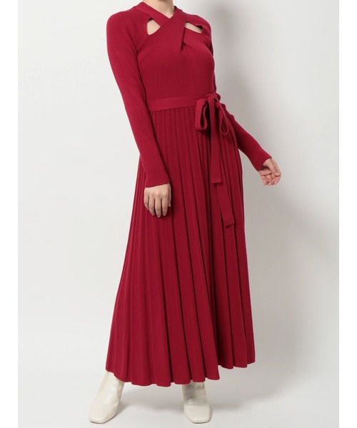 MERCURYDUO（マーキュリーデュオ）の「2WAYスリットフレアニットワンピース（ワンピース・レディース・ブラック/ベージュ/レッド・SMALL/MEDIUM）」の3枚目の写真