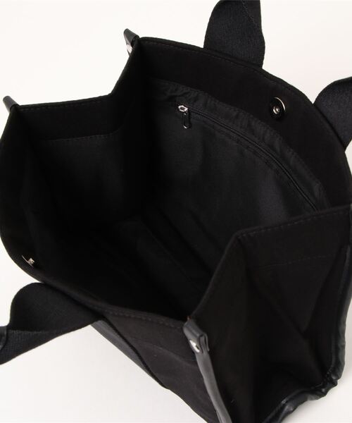 AZUL by moussy(アズールバイマウジー)の「SQUARE CANVAS TOTE BAG/スクエアキャンバストートバッグ(ショルダーバッグ・メンズ・ブラック/オフホワイト・FREE)」の5枚目の写真